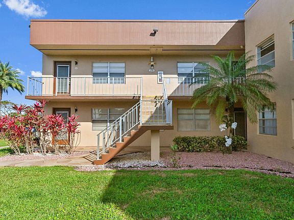 3rd image of 528 Burgundy K Avenue