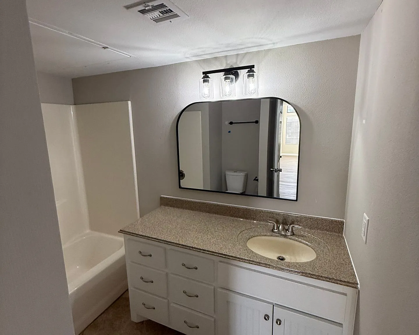 Silver Sands Apartments — Photo 4