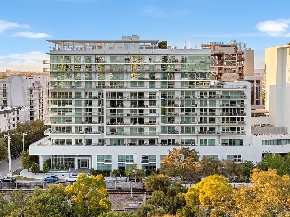1st image of 1600 SW 1st Ave APT 307