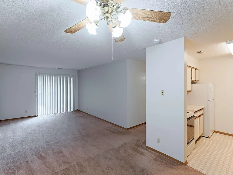 Cambridge Apartments — Photo 56