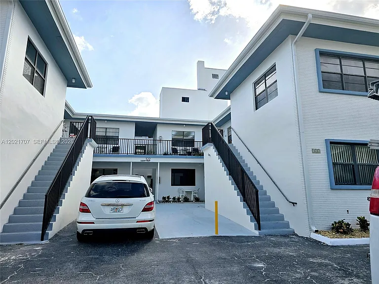 322 Harding St #B101 — Photo 1