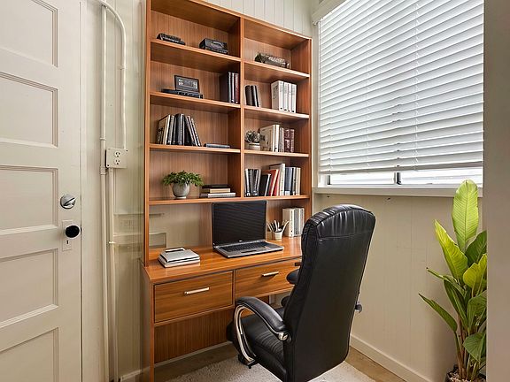 3rd image of 1516 Larkin St APT 8