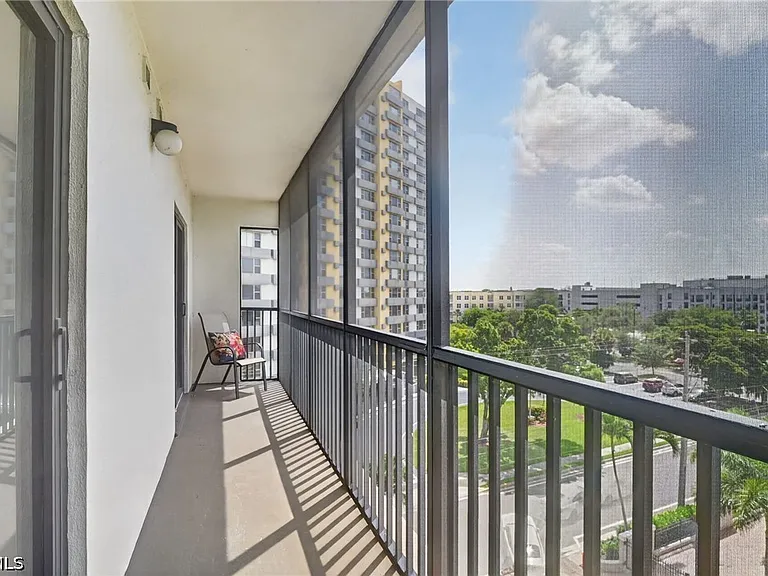 1900 Virginia Ave #503 — Photo 7