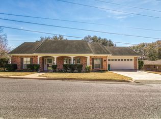 159 Charles St, La Grange, TX 78945