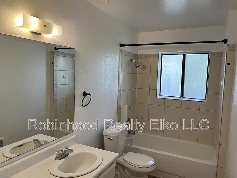 397 Parkchester Dr #2 — Photo 15