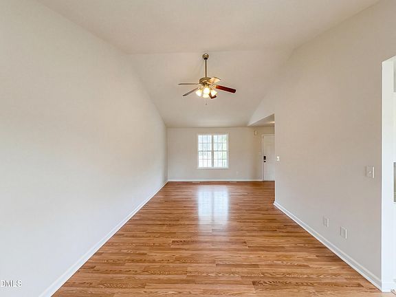 3rd image of 83 Eagle Rock Pl