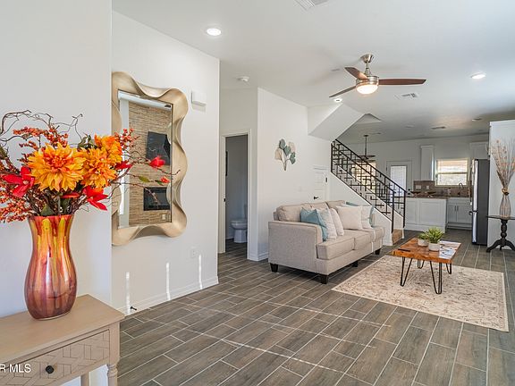 3rd image of 6315 Escondido Dr #I