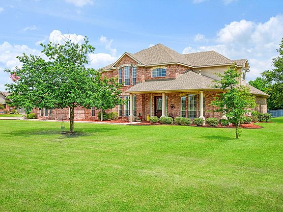 3rd image of 10519 E Clover Ln