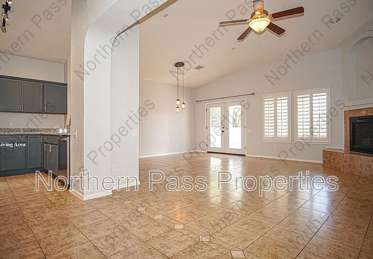 5902 Redstone Mesa Ct — Photo 4