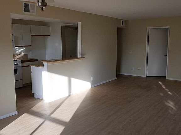 2nd image of 1818 Camden Ave APT 206