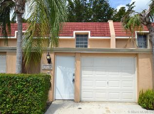 19162 Bobolink Dr, Hialeah, FL 33015