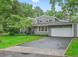 63 Sutton Place, Manhasset, NY 11030