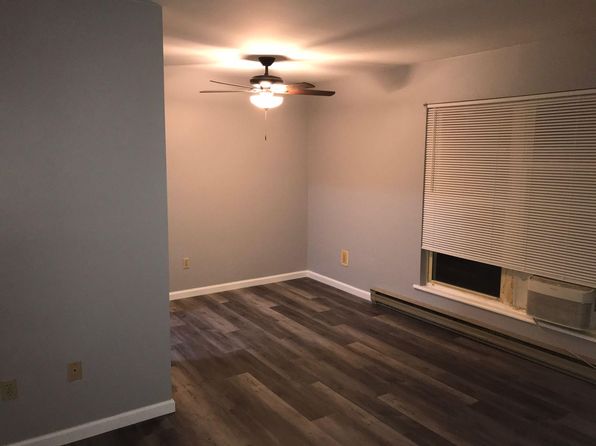 208-213 Hearthstone Apartments #6