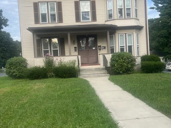 37 Oak St #2, Uxbridge, MA 01569