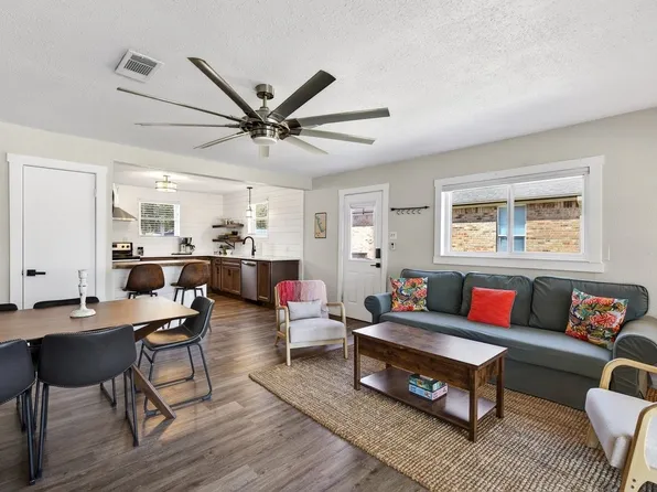 183 Seaside Dr, Mabank, TX 75156