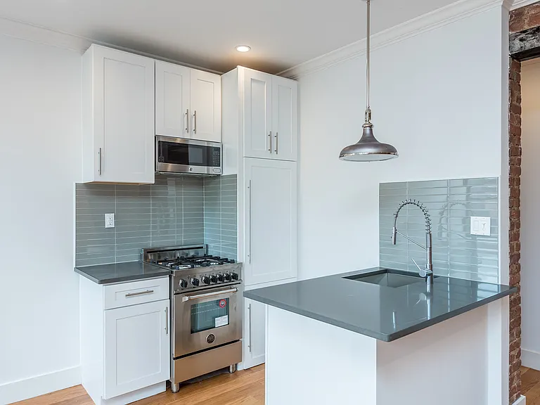 260 Washington Ave #B-1 — Photo 2