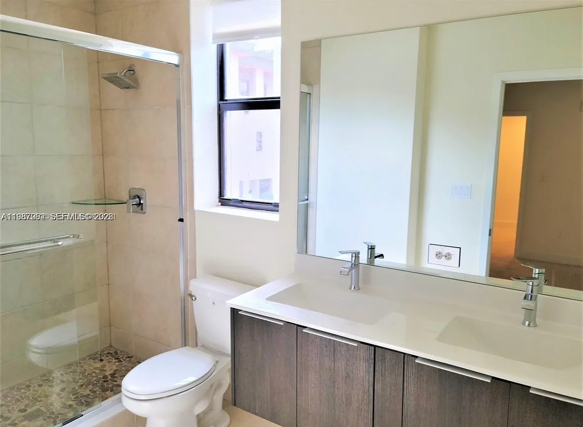 3 bed, 2.5 bath, 1425 sqft, $3,550 — Photo 3
