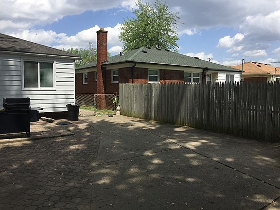 2nd image of 527 Bellaire Ave