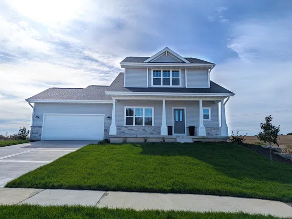 517 Spindrift St, Mount Horeb, WI 53572
