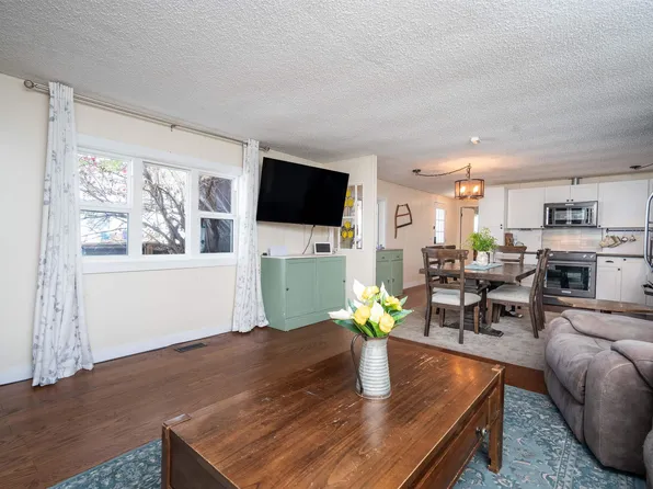 1215 Lakevista Cres, Strathcona County, AB T8H 1K4