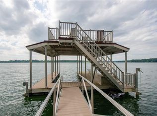 202 Acacia Ln, Woodstock, GA 30189