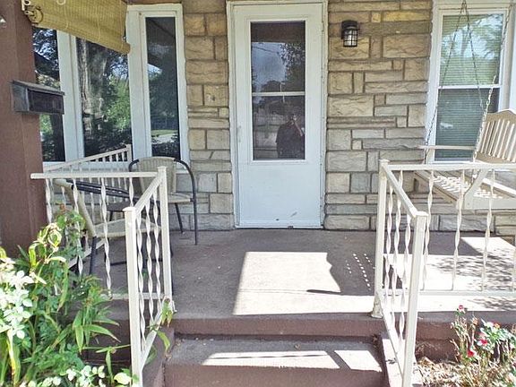 2nd image of 102 E Eberwine Ave