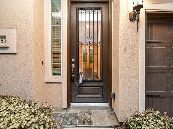 4th image of 12257 Oxford Crescent Cir