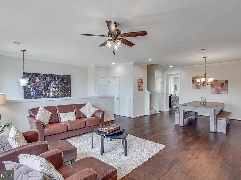 42707 Wardlaw Ter — Photo 4