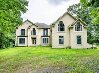 4 Oak Rdg, Menands, NY 12204