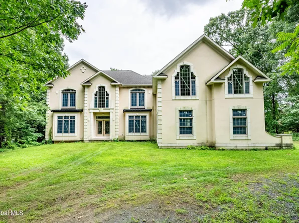 4 Oak Ridge, Menands, NY 12204