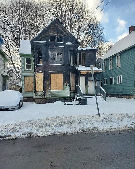 1st image of 143 Wood Ave