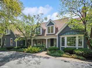 2190 Drury Ln, Northfield, IL 60093