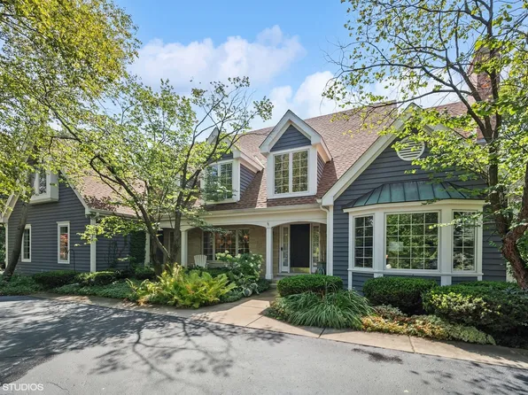 2190 Drury Ln, Northfield, IL 60093