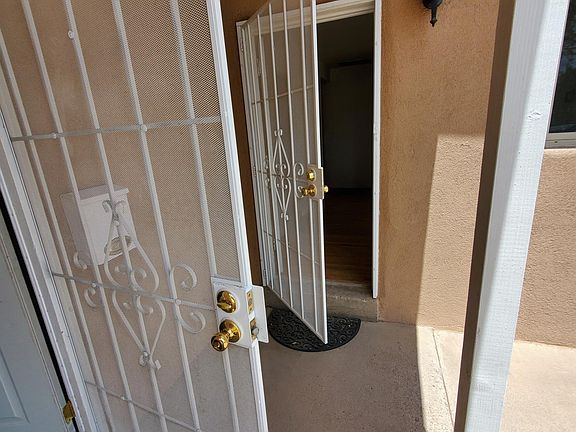 2nd image of 2513 La Veta Dr NE