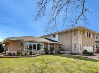 4565 N Potawatomie Ave, Chicago, IL