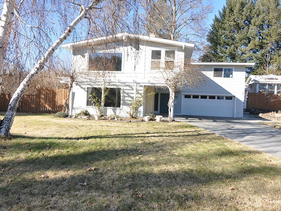 1st image of 2145 Hoxie Ave