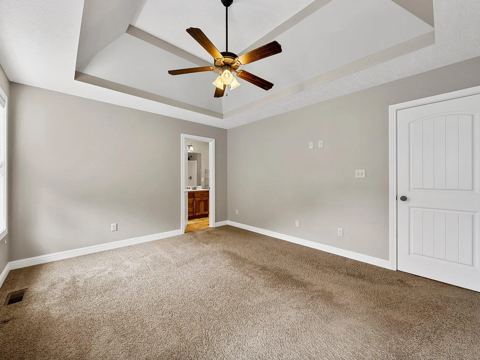 3 bed, 1314 sqft, $2,000 — Photo 4