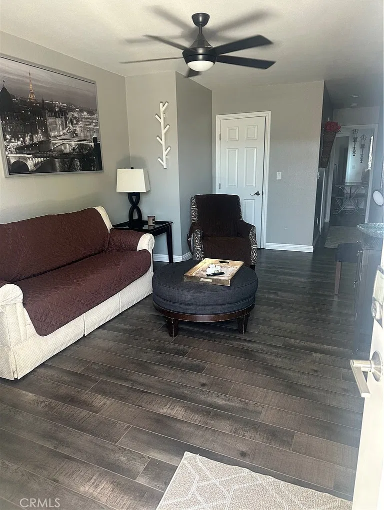 1 bed, 701 sqft, $2,200 — Photo 1