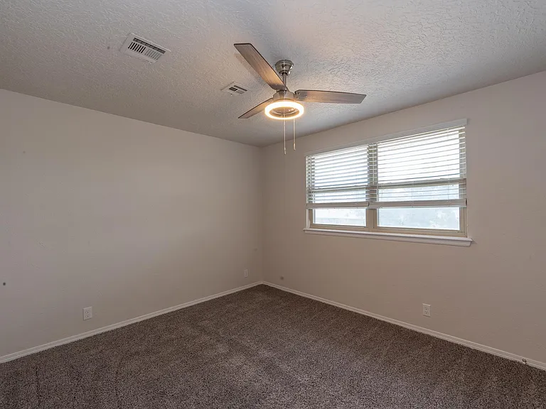 2214 Morgan Dr — Photo 12