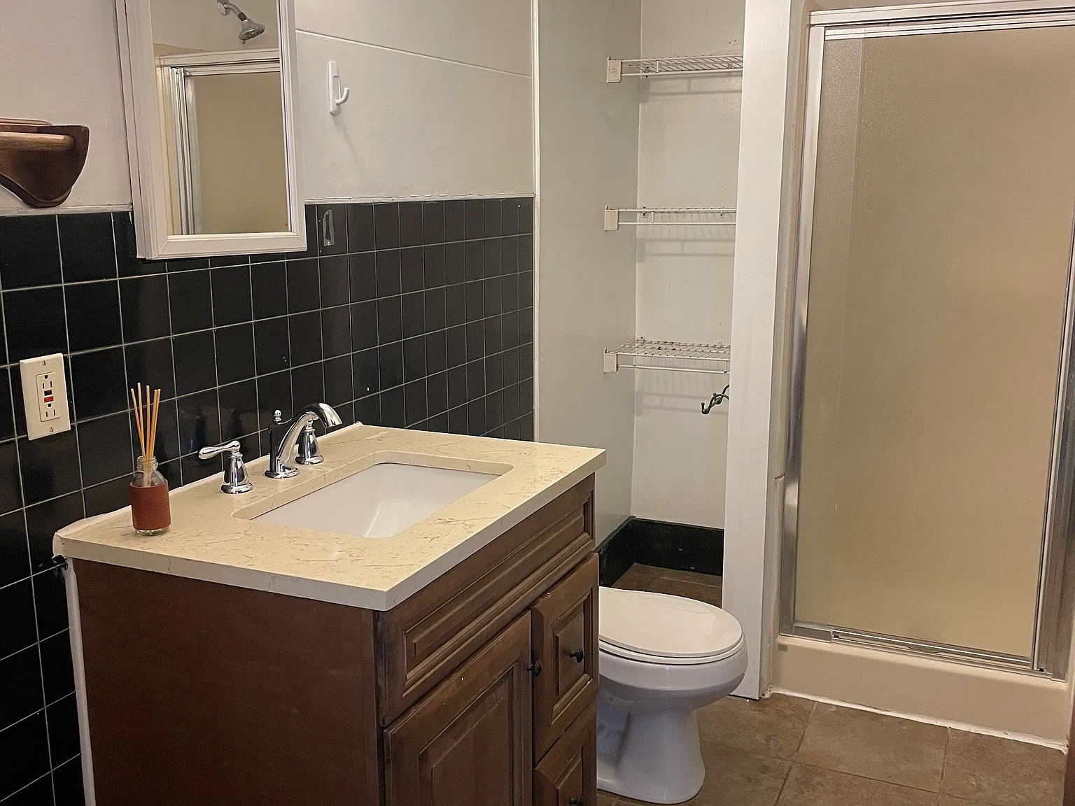 16 Hickok Pl — Photo 3