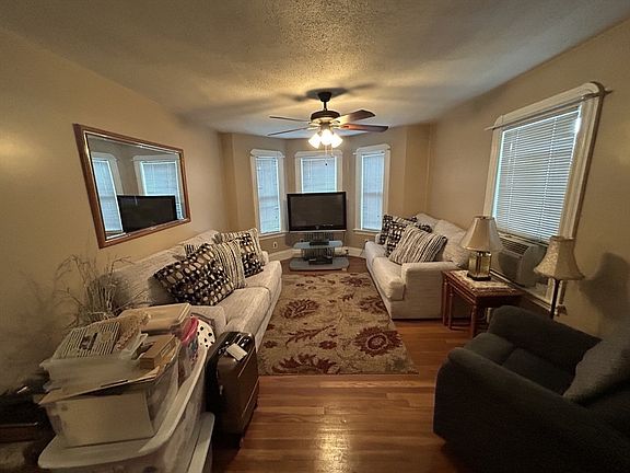 2nd image of 33 Nichols St