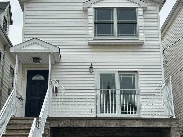 25 East 34th Street image 1 of 13