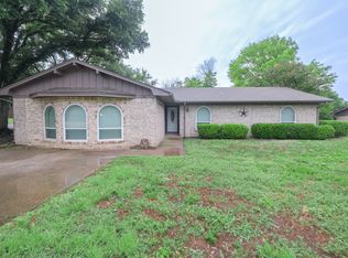9708 Westpark Dr, Benbrook, TX 76126