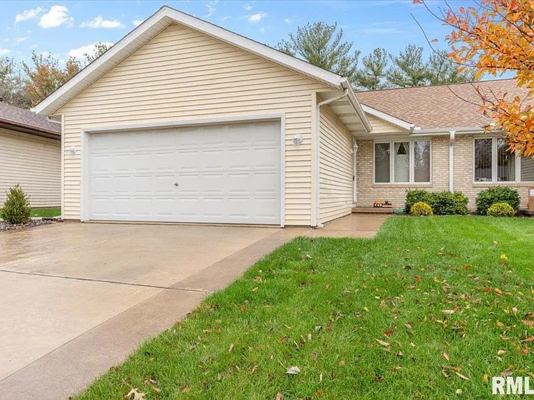 5220 Carlton Dr — Photo 1