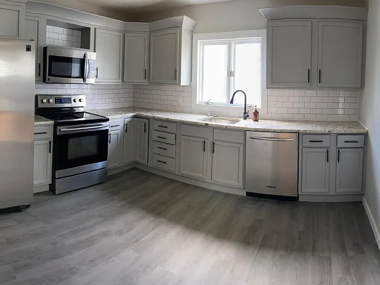 31 Taft Pl — Photo 4