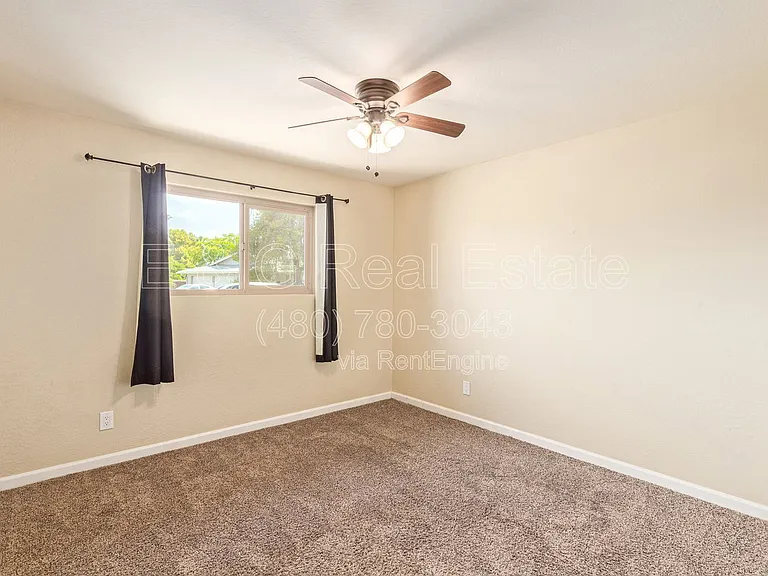 319 E Riviera Dr — Photo 24