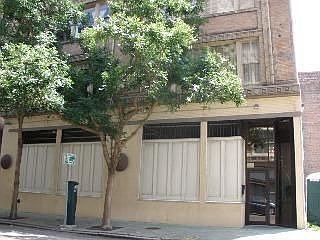 2nd image of 528 Baronne St