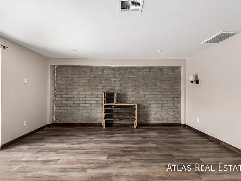 224 W Montecito Ave — Photo 19