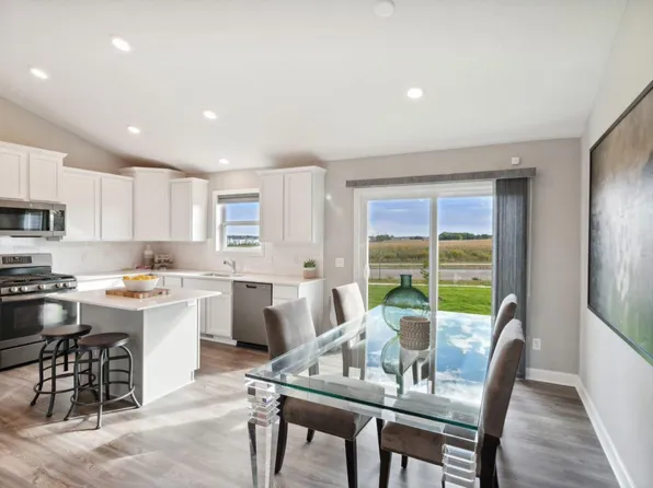 1904 Arbor Ln, Carver, MN 55315
