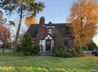 4 Leswing Ave, Saddle Brook, NJ 07663